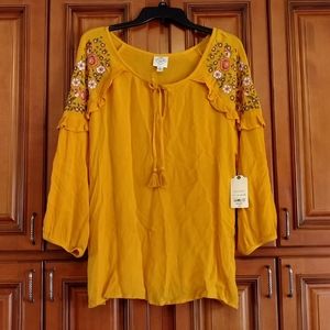 Embroidered floral top size medium BNWT